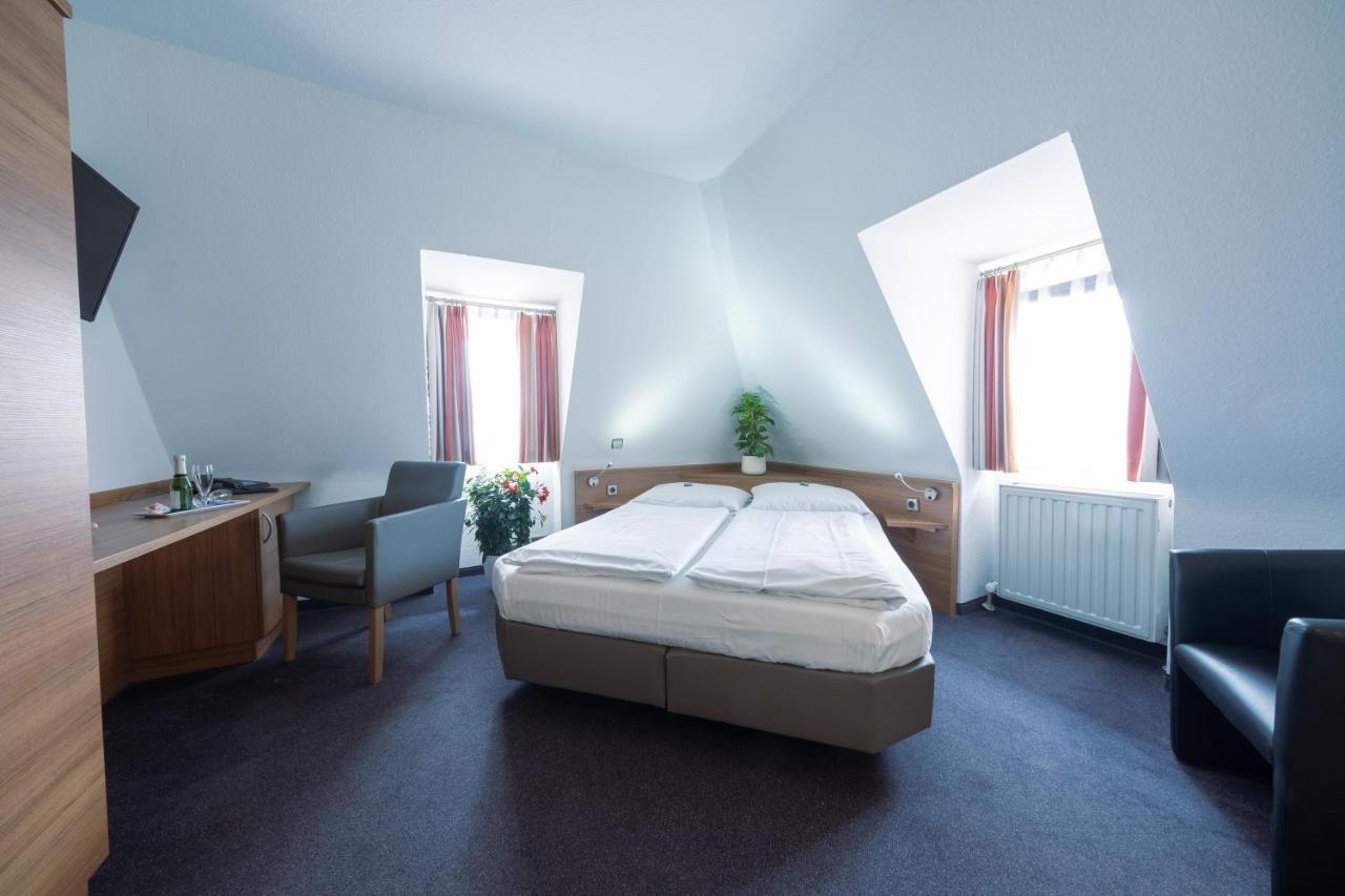 Hotel Baer Sinsheim Extérieur photo