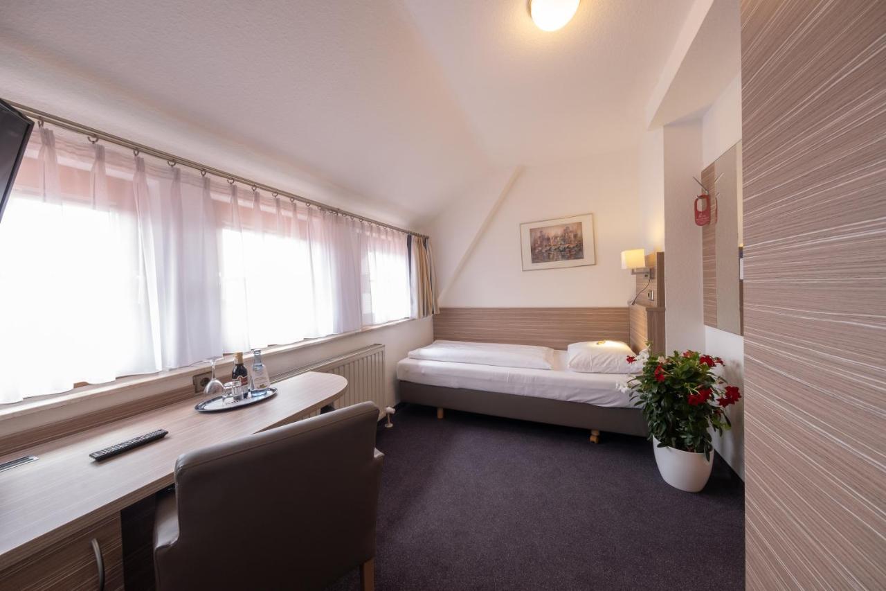 Hotel Baer Sinsheim Extérieur photo