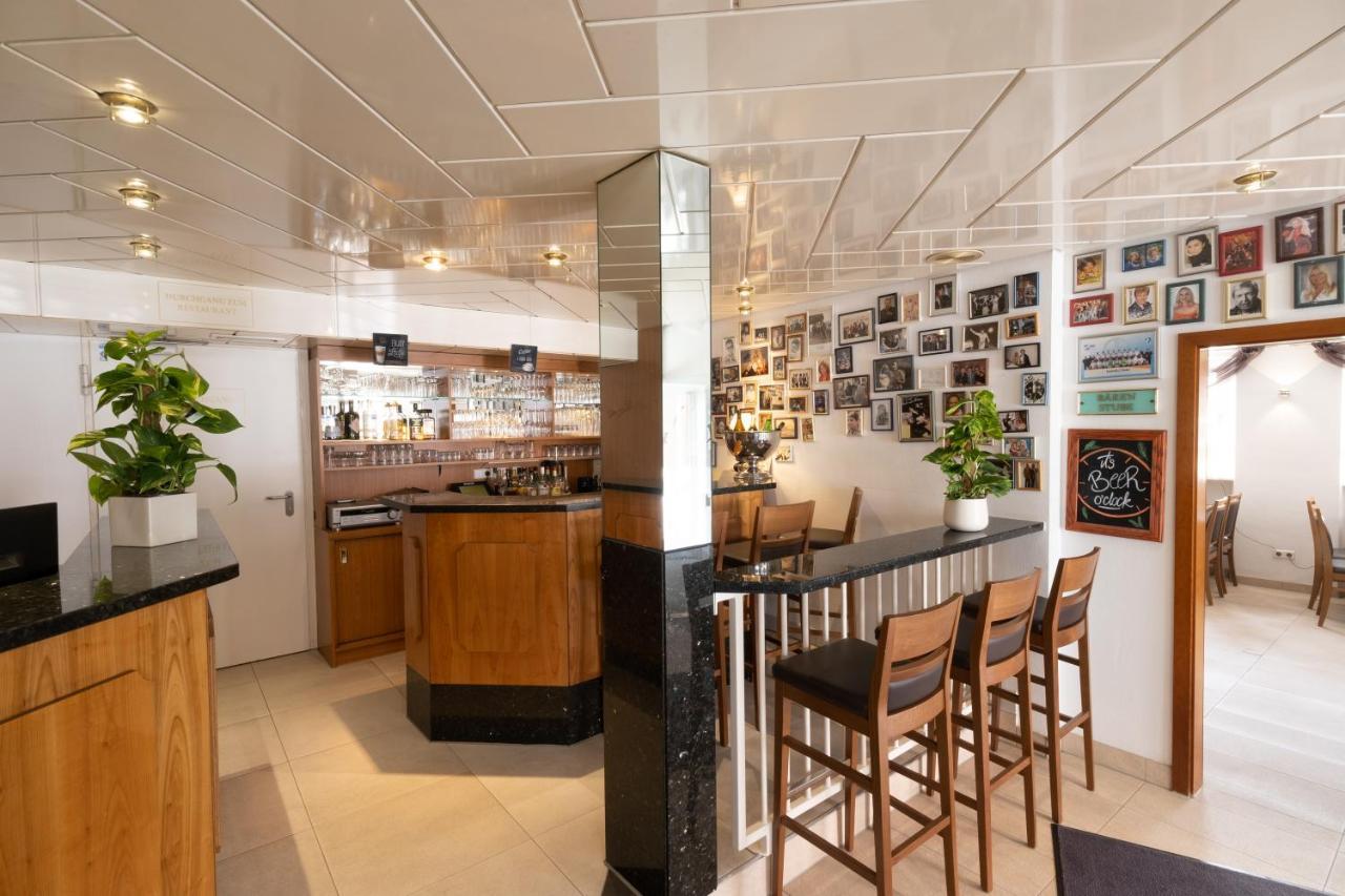 Hotel Baer Sinsheim Extérieur photo